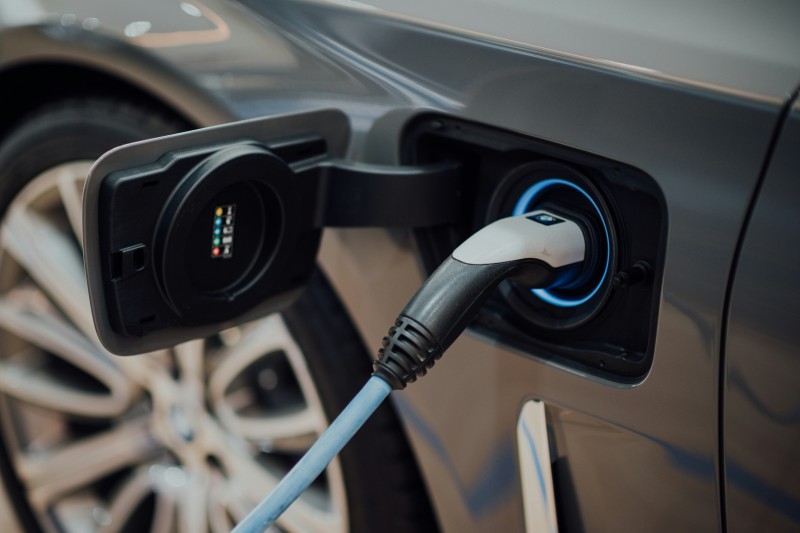 Navigating Electric Vehicles: A Global Overview – Trends, Technologies, and a Closer Look at Israel